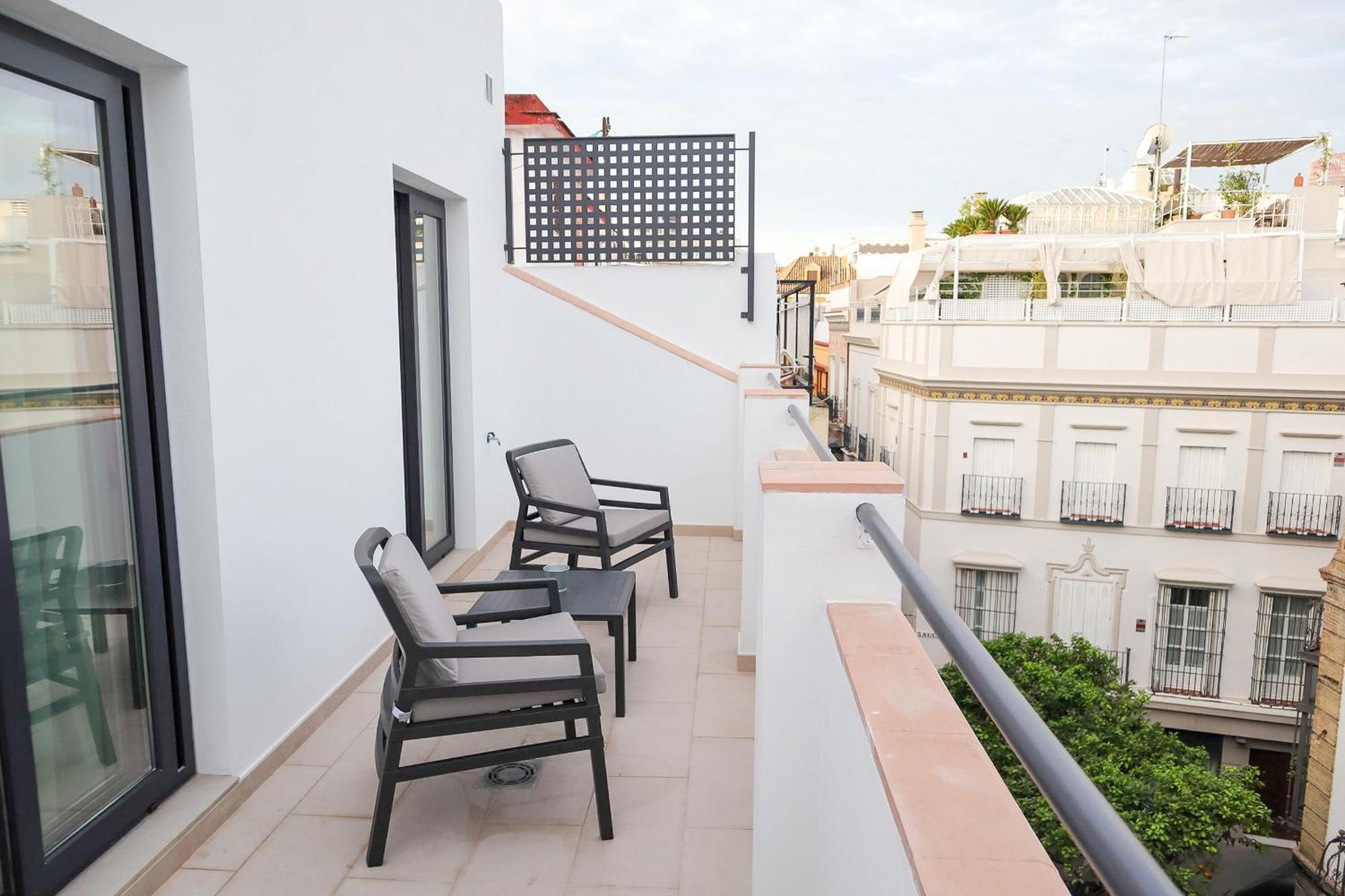 Calma Suites Seville Exterior photo